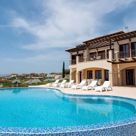 Idalium - Stunning Front Line With Panoramic Sea Views *