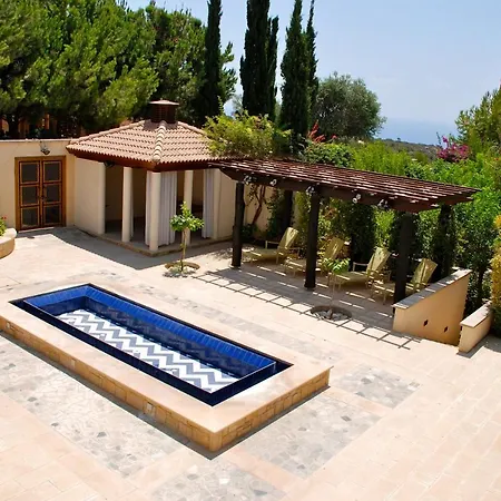 Villa Idalium - Stunning Front Line With Panoramic Sea Views Kouklia